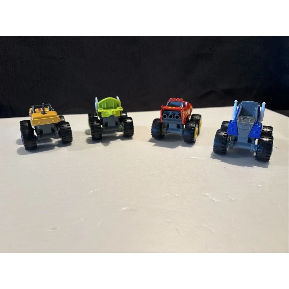 Blaze and the Monster Machines Racing Flag Blaze,Crusher, Zeg Die Cast-Lot of 4